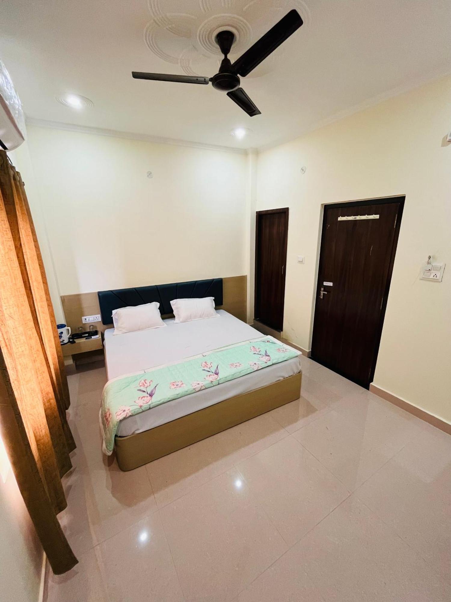 ורנאסי River View Paying Guest House מראה חיצוני תמונה