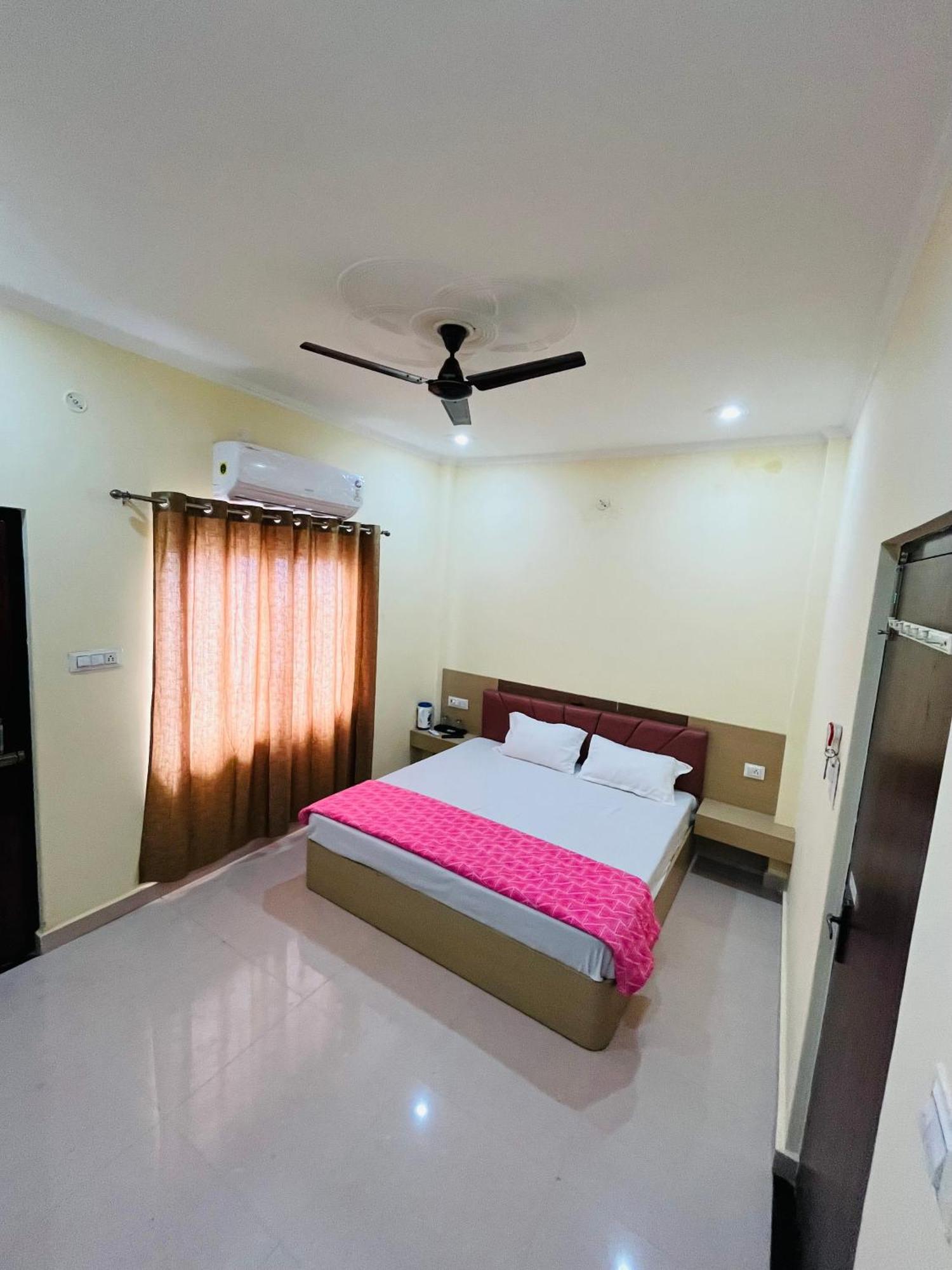 ורנאסי River View Paying Guest House מראה חיצוני תמונה