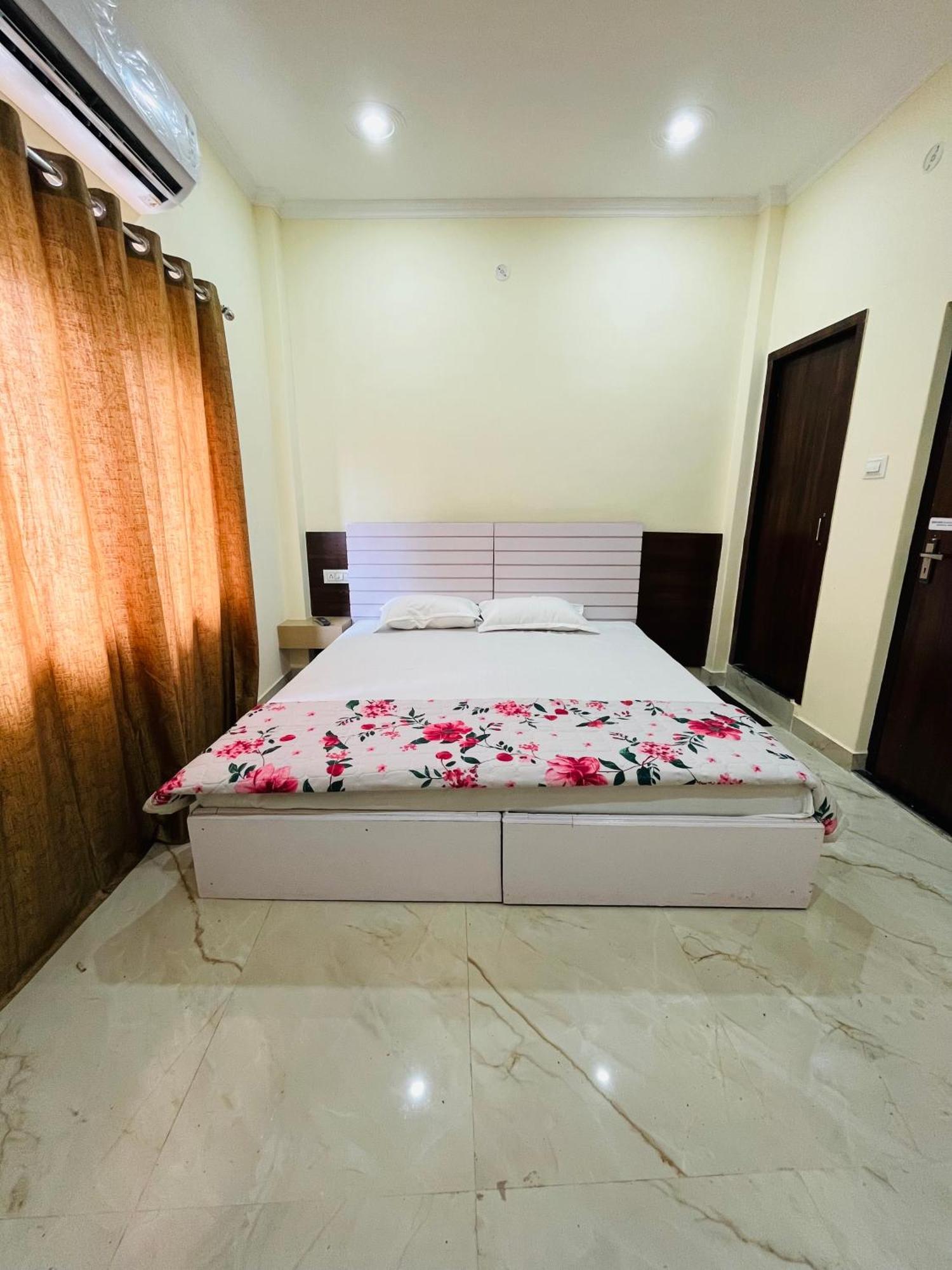 ורנאסי River View Paying Guest House מראה חיצוני תמונה